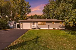 272 Glenmont Rd, River Falls, WI 54022 - Photo 33