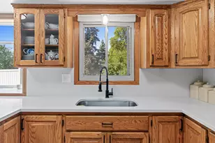6810 Brookview Dr NE, Fridley, MN 55432 - Photo 11