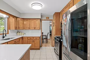 6810 Brookview Dr NE, Fridley, MN 55432 - Photo 9