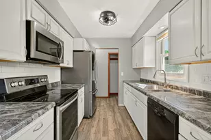 1604 9th Ave SE, Rochester, MN 55904 - Photo 7