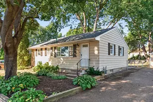 180 Grenadier Ave N, Oakdale, MN 55128 - Photo 5