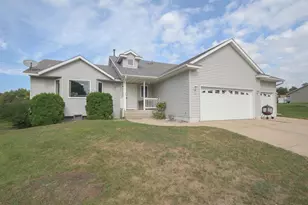 715 Prairie Ln, Sauk Rapids, MN 56379 - Photo 1
