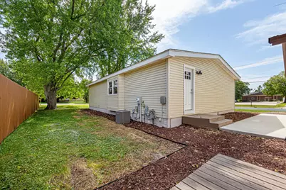 104 Central Avenue S, Dodge Center, MN 55927 - Photo 33