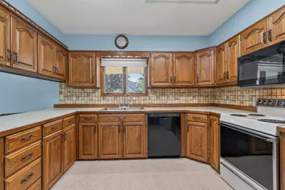 1916 6th Avenue SE, Austin, MN 55912 - Photo 9