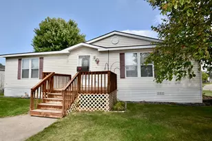 708 1st St E, Milaca, MN 56353 - Photo 3