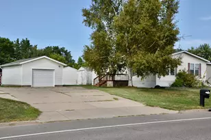 708 1st St E, Milaca, MN 56353 - Photo 9