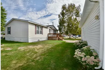 708 1st Street E, Milaca, MN 56353 - Photo 5