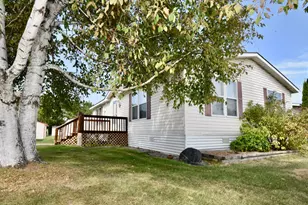 708 1st St E, Milaca, MN 56353 - Photo 7