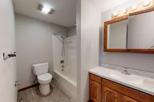 808 Lake Chapeau Dr, Albert Lea, MN 56007 - Photo 9