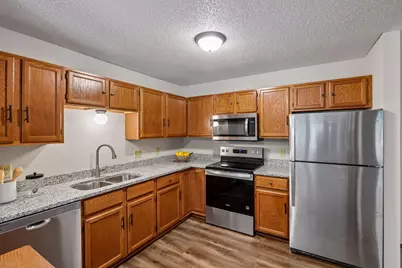 15275 Lesley Lane, Eden Prairie, MN 55346 - Photo 11