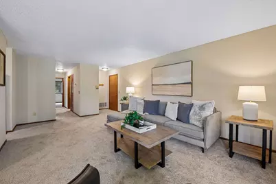 15275 Lesley Lane, Eden Prairie, MN 55346 - Photo 5