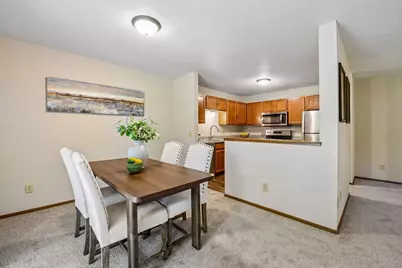 15275 Lesley Lane, Eden Prairie, MN 55346 - Photo 9