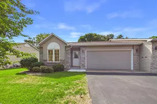 920 Evergreen Ct, Vadnais Heights, MN 55127 - Photo 1