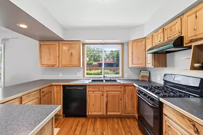 8945 Colfax Avenue S, Bloomington, MN 55420 - Photo 5
