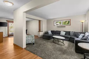 379 Wheelock Parkway E, Saint Paul, MN 55130 - Photo 3