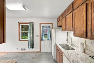 9087 Northwood Pkwy, New Hope, MN 55427 - Photo 15