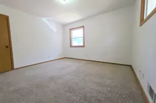 1515 Birmingham St, Saint Paul, MN 55106 - Photo 9