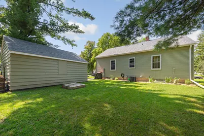 707 N Hennepin Street, Winthrop, MN 55396 - Photo 9