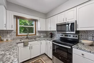 2708 Boone Ave N, New Hope, MN 55427 - Photo 15