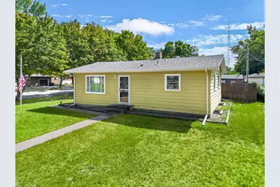 1921 N 10th Avenue N, Moorhead, MN 56560 - Photo 7