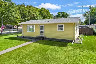1921 N 10th Ave N, Moorhead, MN 56560 - Photo 7