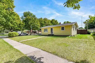 1921 N 10th Avenue N, Moorhead, MN 56560 - Photo 3