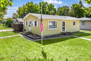 1921 N 10th Ave N, Moorhead, MN 56560 - Photo 1
