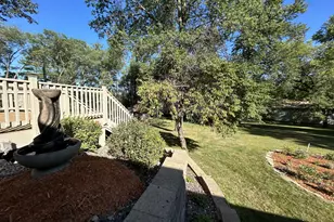 2010 Merrihills Dr SW, Rochester, MN 55902 - Photo 3