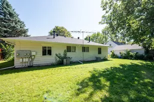706 N 8th St, Saint Peter, MN 56082 - Photo 29