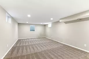 1922 Oakland Rd, Minnetonka, MN 55305 - Photo 29