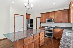 2244 Woodlyn Ridge Ct, Mound, MN 55364 - Photo 13