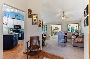 9205 Yorkshire Ln, Brooklyn Park, MN 55443 - Photo 5