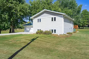 28 Leprechaun Ln, Mantorville, MN 55955 - Photo 3