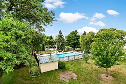 132 Demont Avenue E #325, Little Canada, MN 55117 - Photo 5