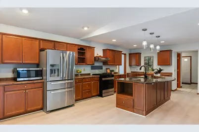 8818 Belvedere Drive, Eden Prairie, MN 55347 - Photo 7