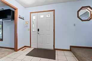 8818 Belvedere Dr, Eden Prairie, MN 55347 - Photo 13
