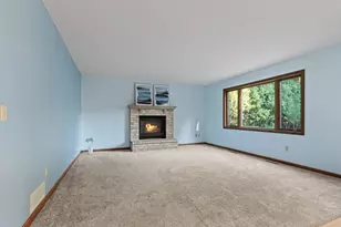 8818 Belvedere Dr, Eden Prairie, MN 55347 - Photo 13