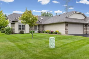3801 Impatiens Ln N, Brooklyn Park, MN 55443 - Photo 3