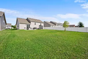 1836 Fields Dr, Carver, MN 55315 - Photo 35