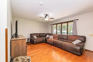 906 10th St S, Benson, MN 56215 - Photo 13