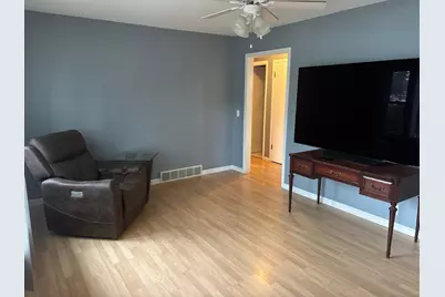 6108 Hampshire Avenue N, Crystal, MN 55428 - Photo 5