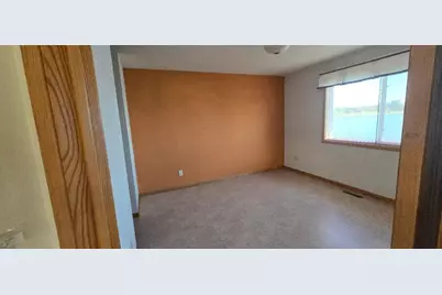 211 W Lake Street, Parkers Prairie, MN 56361 - Photo 15