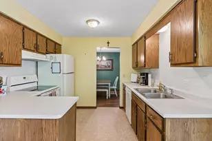 973 Greenhaven Dr, Vadnais Heights, MN 55127 - Photo 11