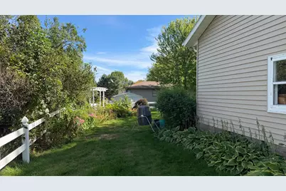 819 S Martin Street, Fergus Falls, MN 56537 - Photo 3