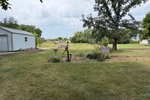 403 N 7th St, Marshall, MN 56258 - Photo 3