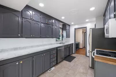 4742 Zane Avenue N, Crystal, MN 55429 - Photo 5