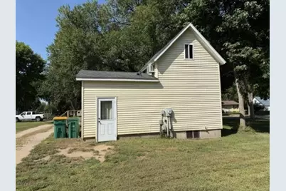 323 S Donnelly Avenue, Litchfield, MN 55355 - Photo 15