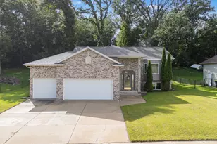 816 Southern Woods Pl SW, Rochester, MN 55902 - Photo 1