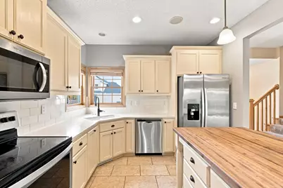 11649 Laketowne View, Albertville, MN 55301 - Photo 5