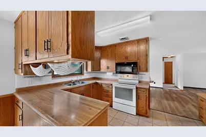 715 Madison Avenue SW, Eyota, MN 55934 - Photo 13